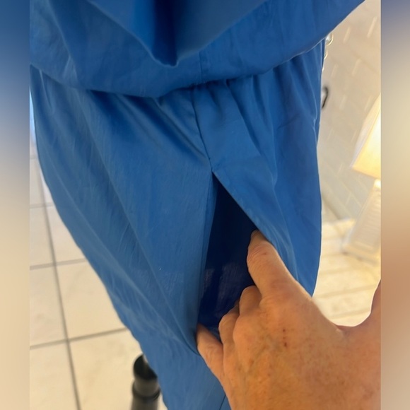 Finley, Luxury Clothier,Gorgeous Blue, Pull -Over, Pockets, Excellent Condition - Picture 10 of 11